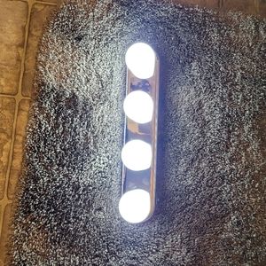 GLOW/LUEUR VANITY LED LIGHT